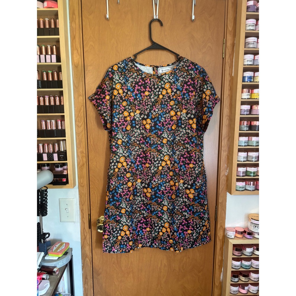 Wenrine Floral Mini Shift Dress Short Sleeve Crew Neck Black Multi Color NWT